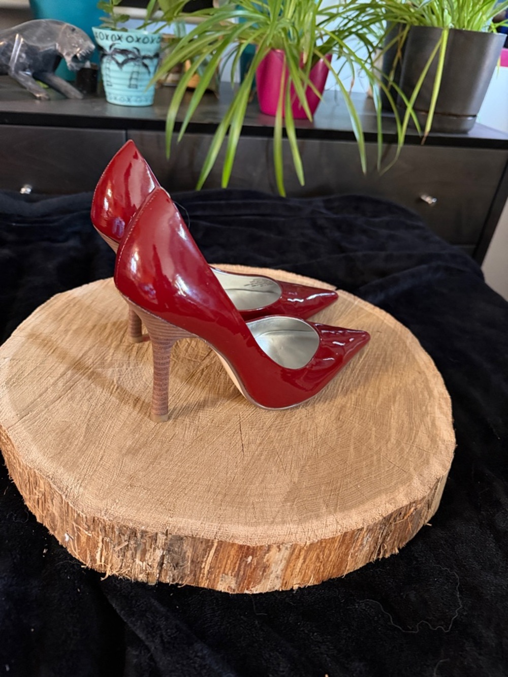 GUESS Red Patent Pointed-Toe Stiletto Pumps - Picture 4 of 7